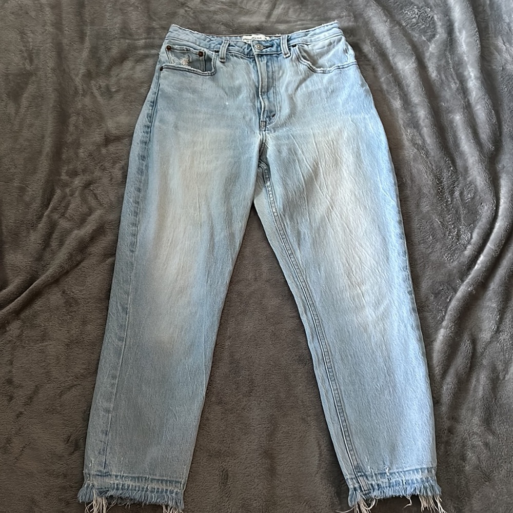 Abercrombie & Fitch High Rise Mom Jean size 28 short
